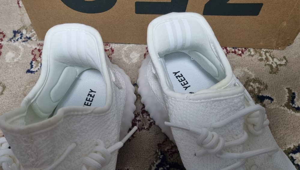 Yeesy boost 350 albi