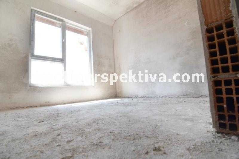 Продава се Двустаен апартамент в Пловдив, Христо Смирненски - 82 кв.м за 1035 €/кв.м - Снимка #1