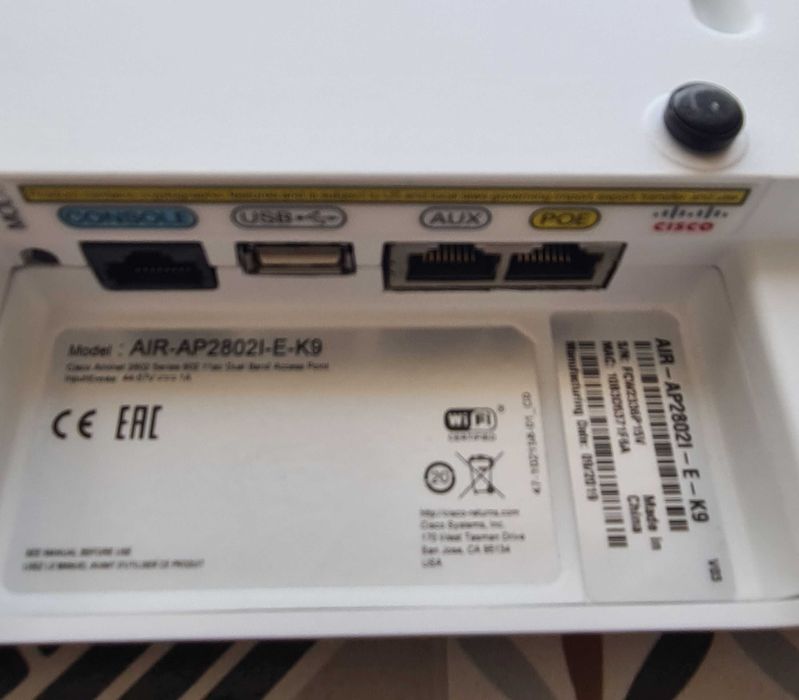 Cisco AIR - AP 2802I Mobility Express + AIR - CAP 3702I WLC