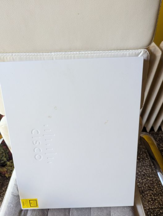 Switch Cisco C1000-48P-4G-L