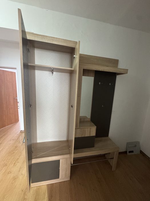 Продам прихожую новую