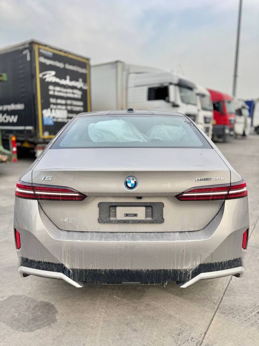 BMW i5 35L M-Sport 2025 yil