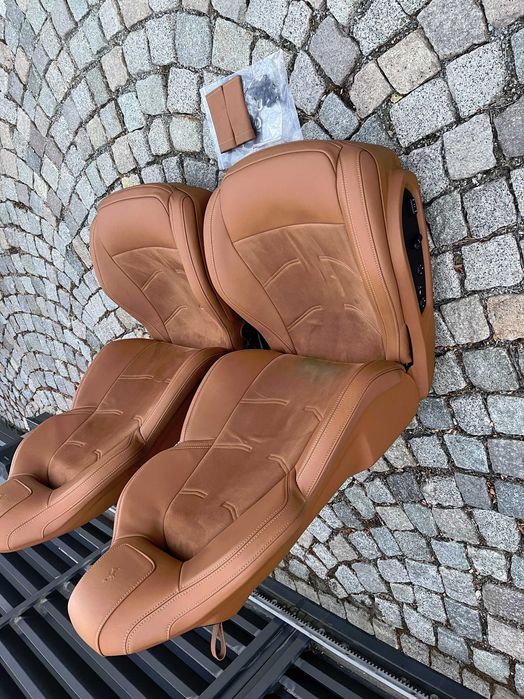 Седалки от ферари Ф12 / Ferrari F12 seats