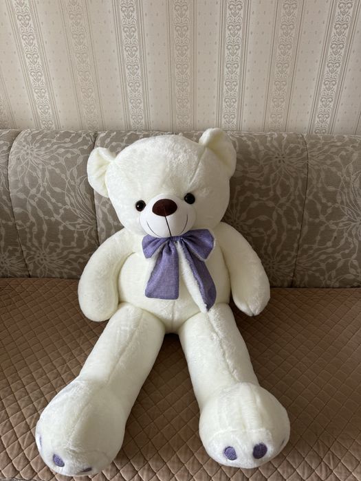 Плюшевый медведь на подарок