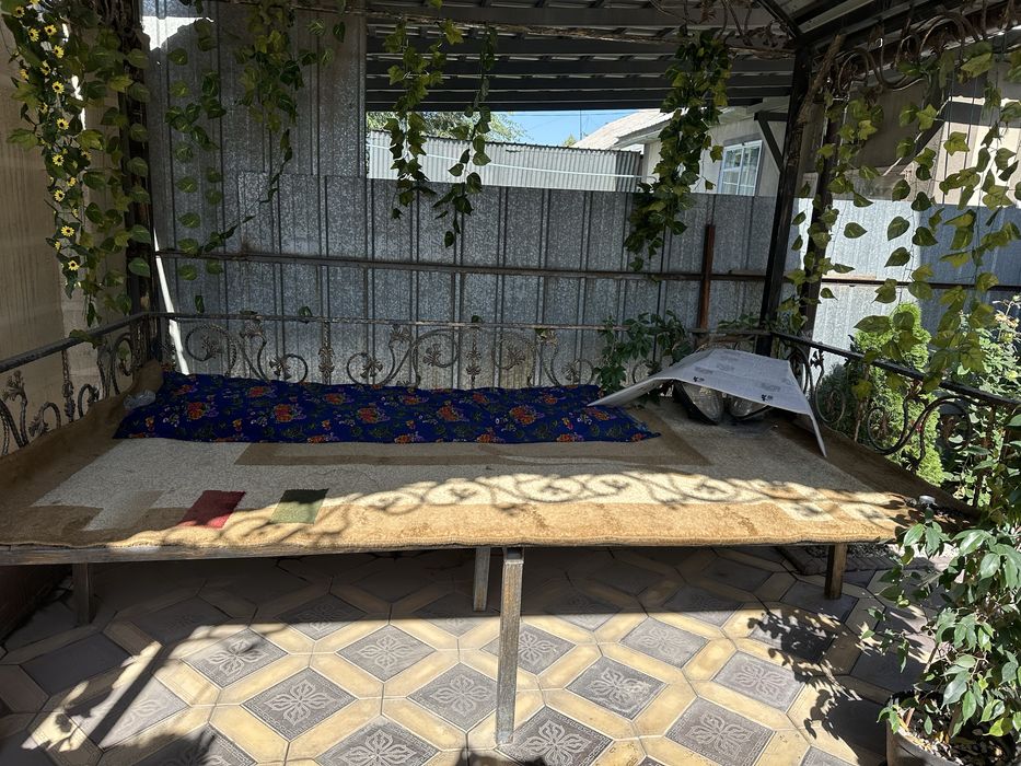 Продам топчан не дорого.