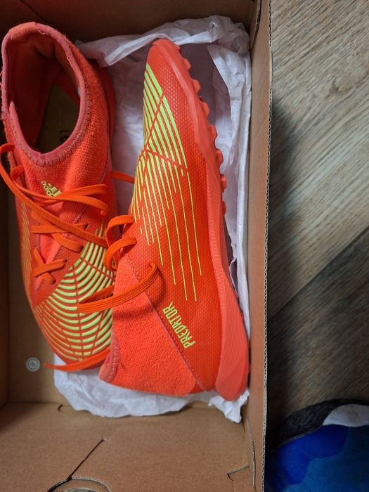 Бутонки ,стоножки,adidas .