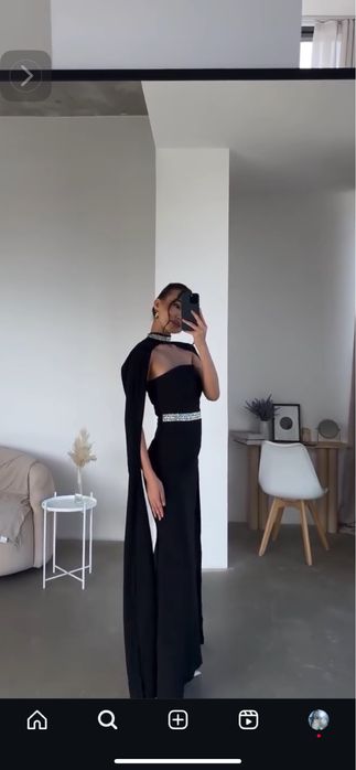 Платья 40-42рр почти новая