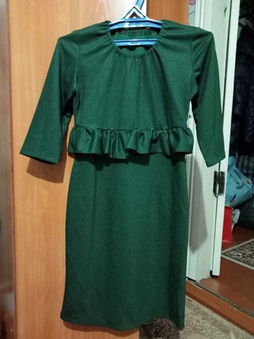 Продам несколько платьев