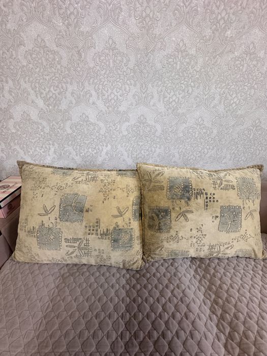 Декоративные диванные подушки 2 шт.