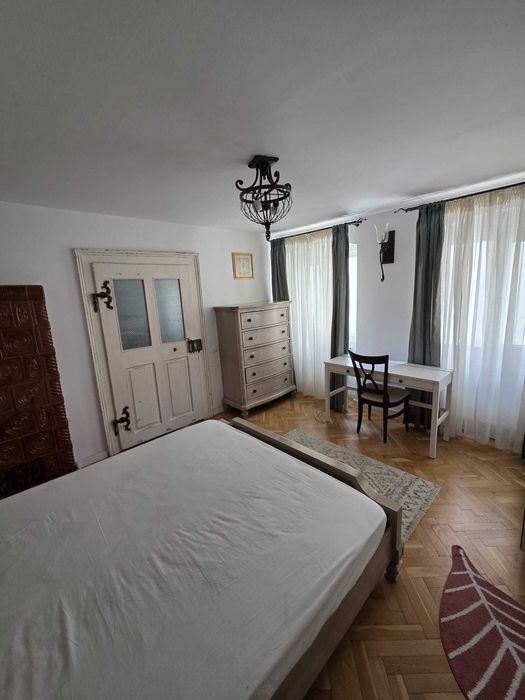 Inchiriez apartament 2 camere ultracentral, proprietar, complet mobilat Brasov – Str. Cerbului, la 100m de Piata Sfatului, 30m de str sforii