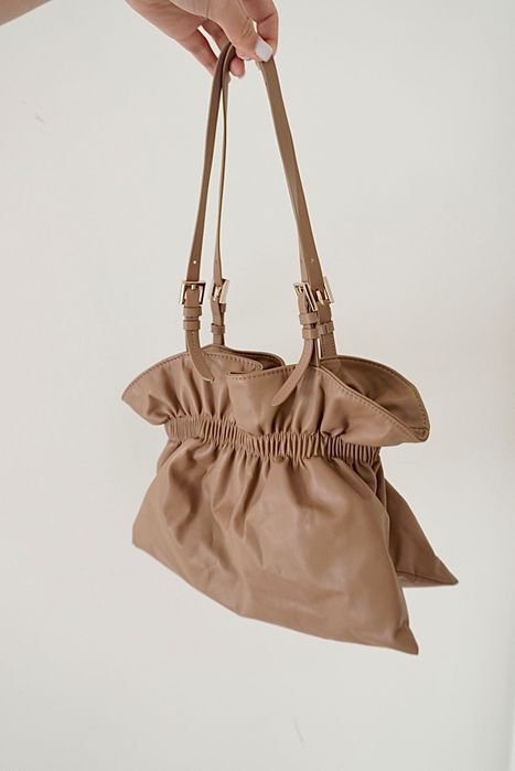 Бежова мека чанта Зара | Beige soft bag Zara
