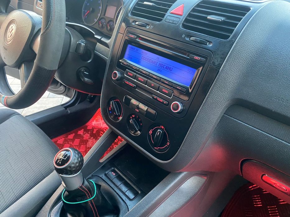 Volkswagen golf 5  1.6 benzina  2006  180.000 km