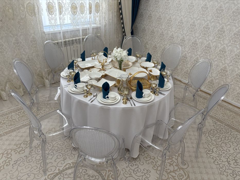 Стол ыдысымен арендаға беріледі.