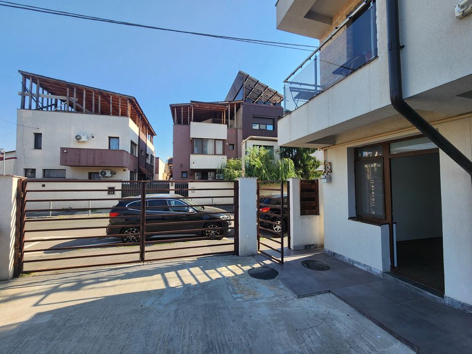 Spatiu comercial 6 min metrou Aparatorii Patriei  , AC , TV , boiler , bloc 2024