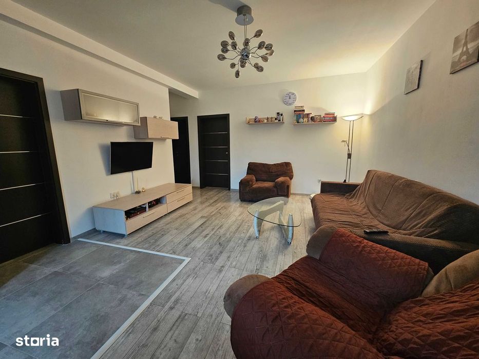 Apartament 3 camere decomandat | Curte proprie | 2 locuri parcare