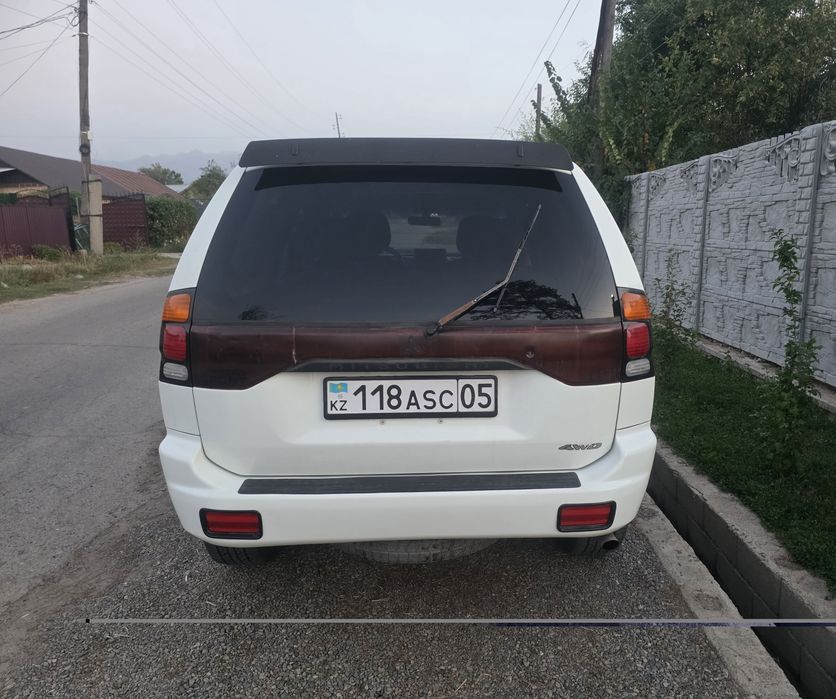 Mitsubishi  Montero Sport