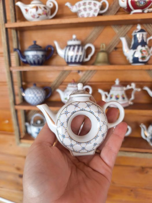 Антикварни мини порцеланови чайнички