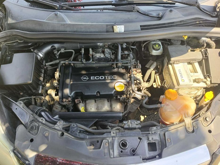 Automobil auto Opel CORSA D