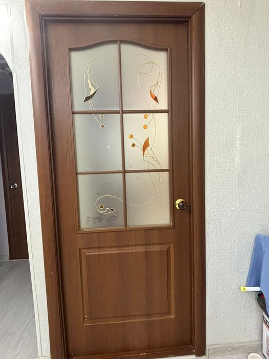 Даром, бесплатно двери в коплекте