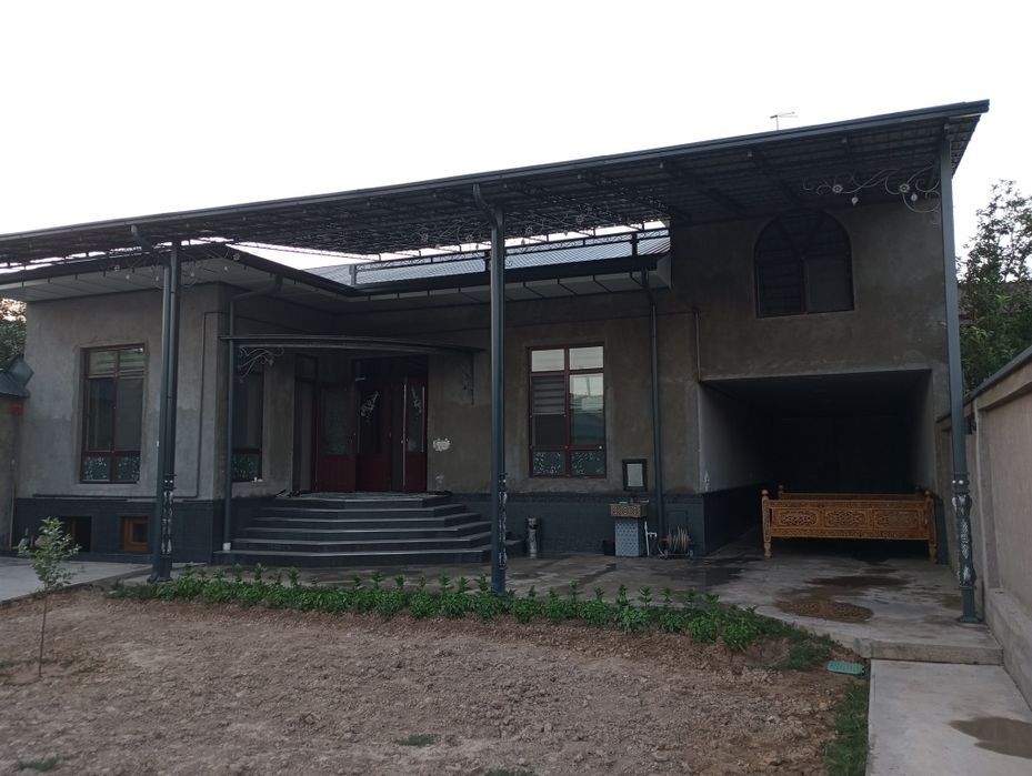 Срочно ховли сотилади