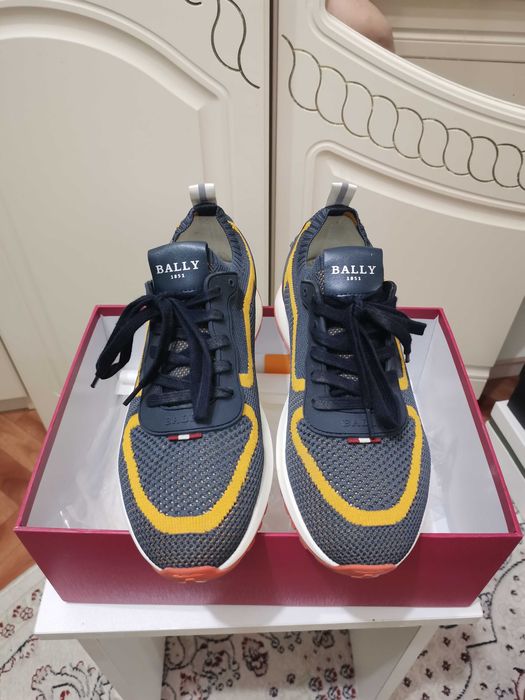 Продам кроссовки от бренда BALLY