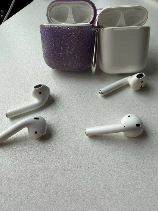 Наушники AirPods