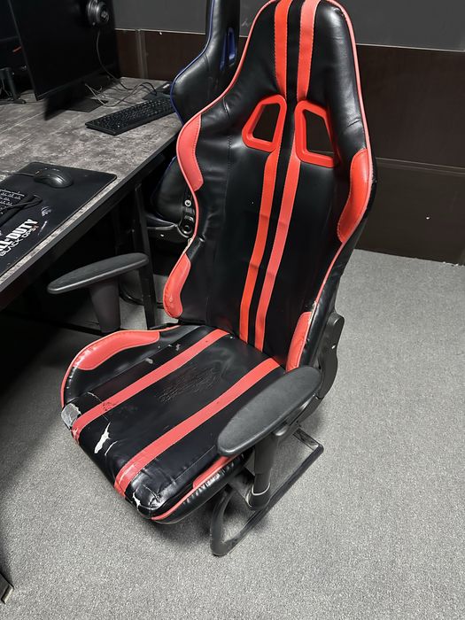 Продается игровое кресло