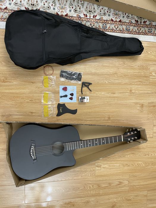 Акустическая гитара