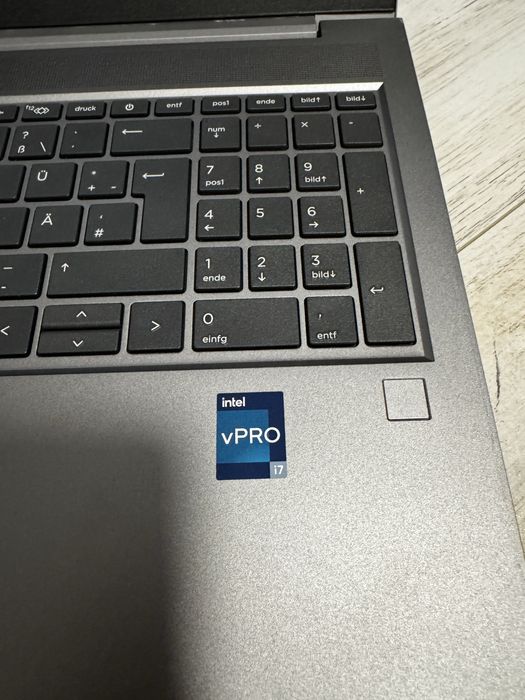 Laptop zbook hp i7 generatia 13 g10 16gb ram