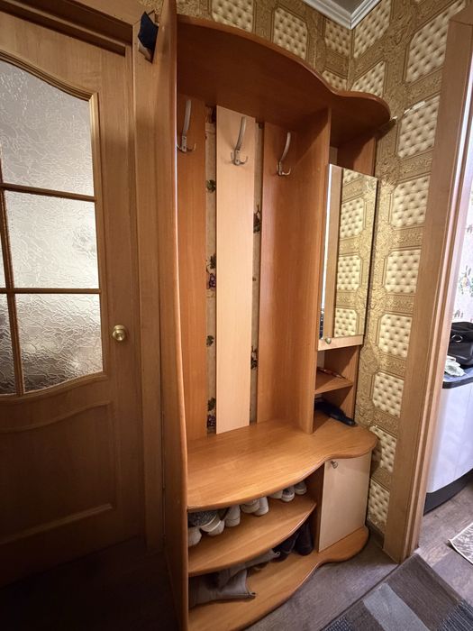 Продам шкаф в прихожую