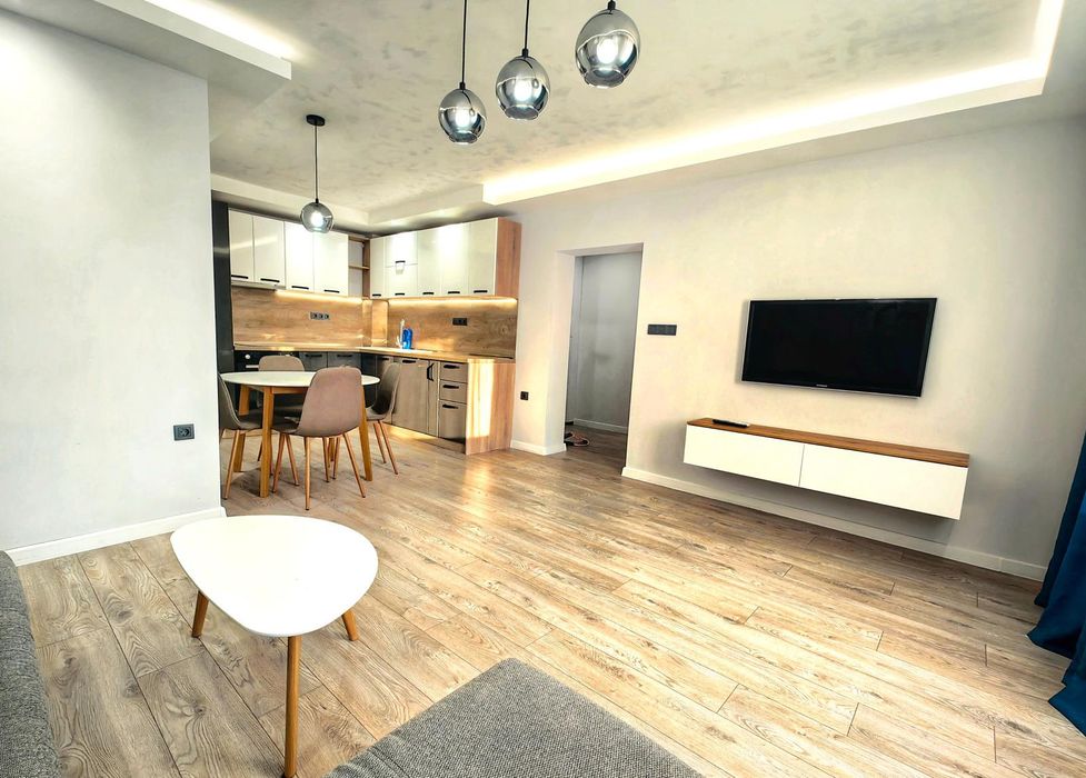 Дава се под наем Тристаен апартамент в Пловдив, Мараша - 90 кв.м за 600 € - Снимка #2