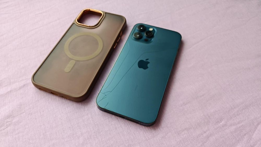 Vând iPhone 12 pro max