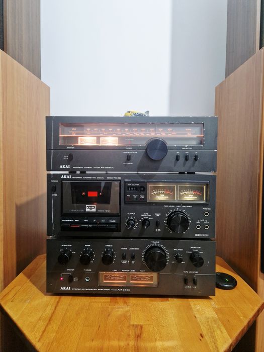 Linie Akai : Akai AM 2350 - Akai GXC 704D - Akai AT 2250L  -Made In Japan