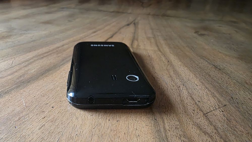 Смартфон Samsung Y GT-S5360