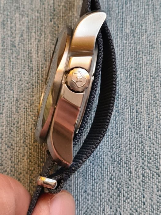 Victorinox  I.N.O.X.