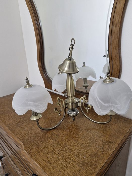 Люстра трехрожковая