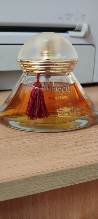 Духи    Париж ..