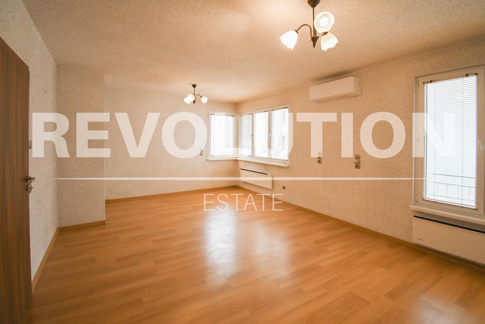 Дава се под наем Тристаен апартамент в София, Лозенец - 100 кв.м за 990 € - Снимка #6