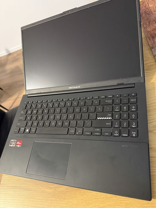 Laptop ASUS Vivobook 15 – Ryzen 5 / 16GB RAM / 512GB