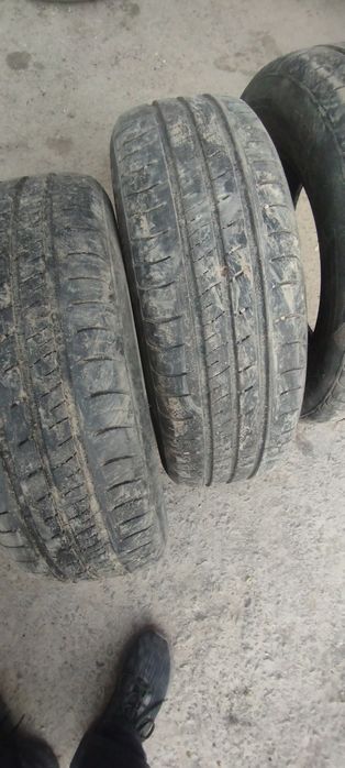 Продам резину комплект 185/65/15 лето