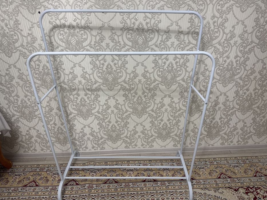 Стойка для одежды