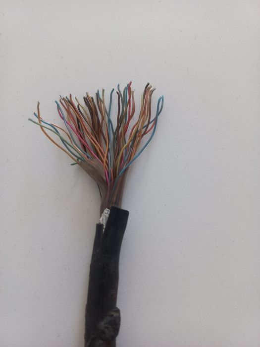 Кабель телефонный 44 провода ( бу) длина 300 метров
