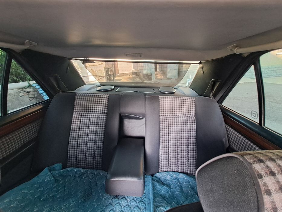 Mercedes 220E 2.2 механика.