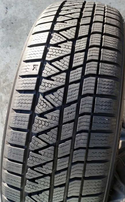 O anvelopa de iarna 215 65 17 Kumho WinterCraft WS71 - ca noua