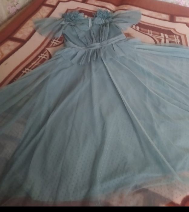 Срочно продаёться шикарное вечернее платье  !