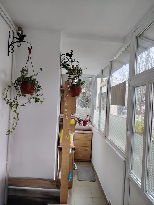 Vând apartament cu doua camere