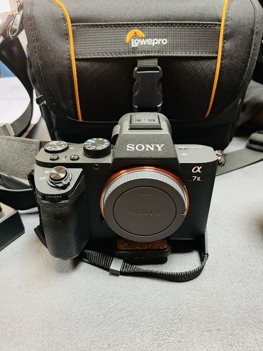 Sony A72 A7II , stare perfecta de functionare 5000 de cadre / blitz trepied obievtiv 50mm sony baterii suplimentare geanta pachet