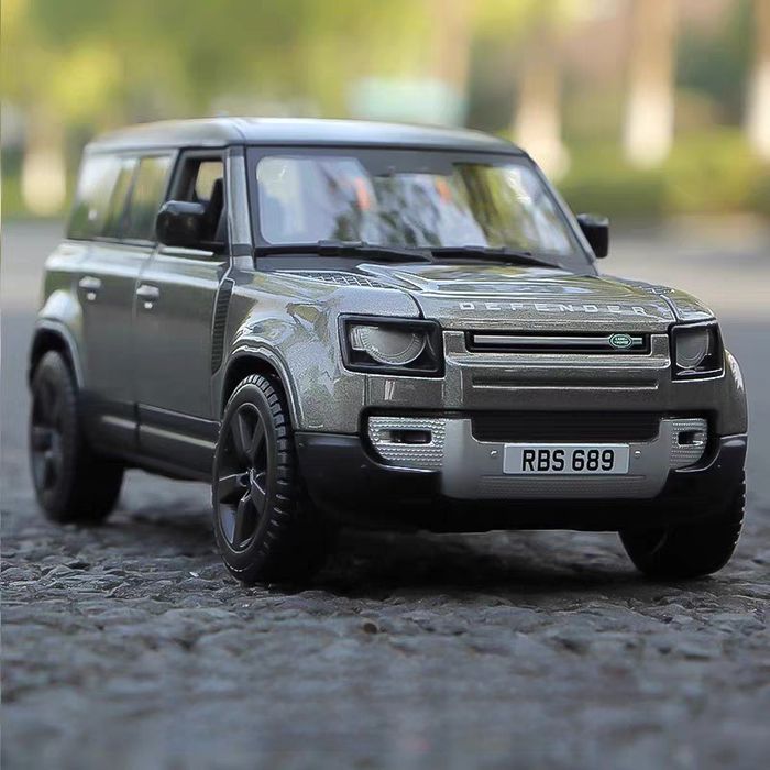 Range Rover Defender 1:24 модель