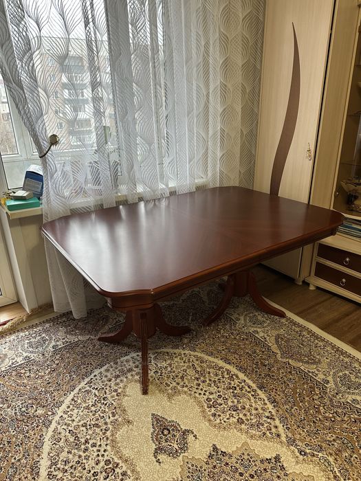 Стол в хорошем состоянии цена договорная