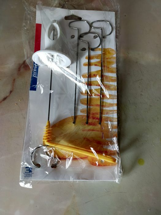 Нож для нарезки овощей в форме спирали